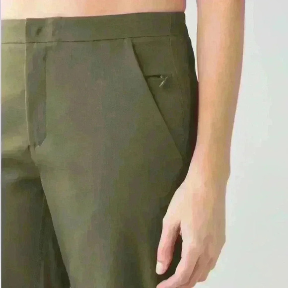Lululemon “& Go City Trek Cropped Trouser” In Fatigue Green size 2 EUC!– - Picture 6 of 9